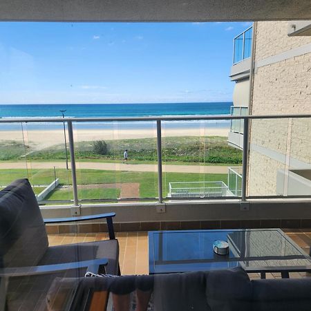 Pacific Surf Absolute Beachfront Apartments Гоулд Коуст Екстериор снимка