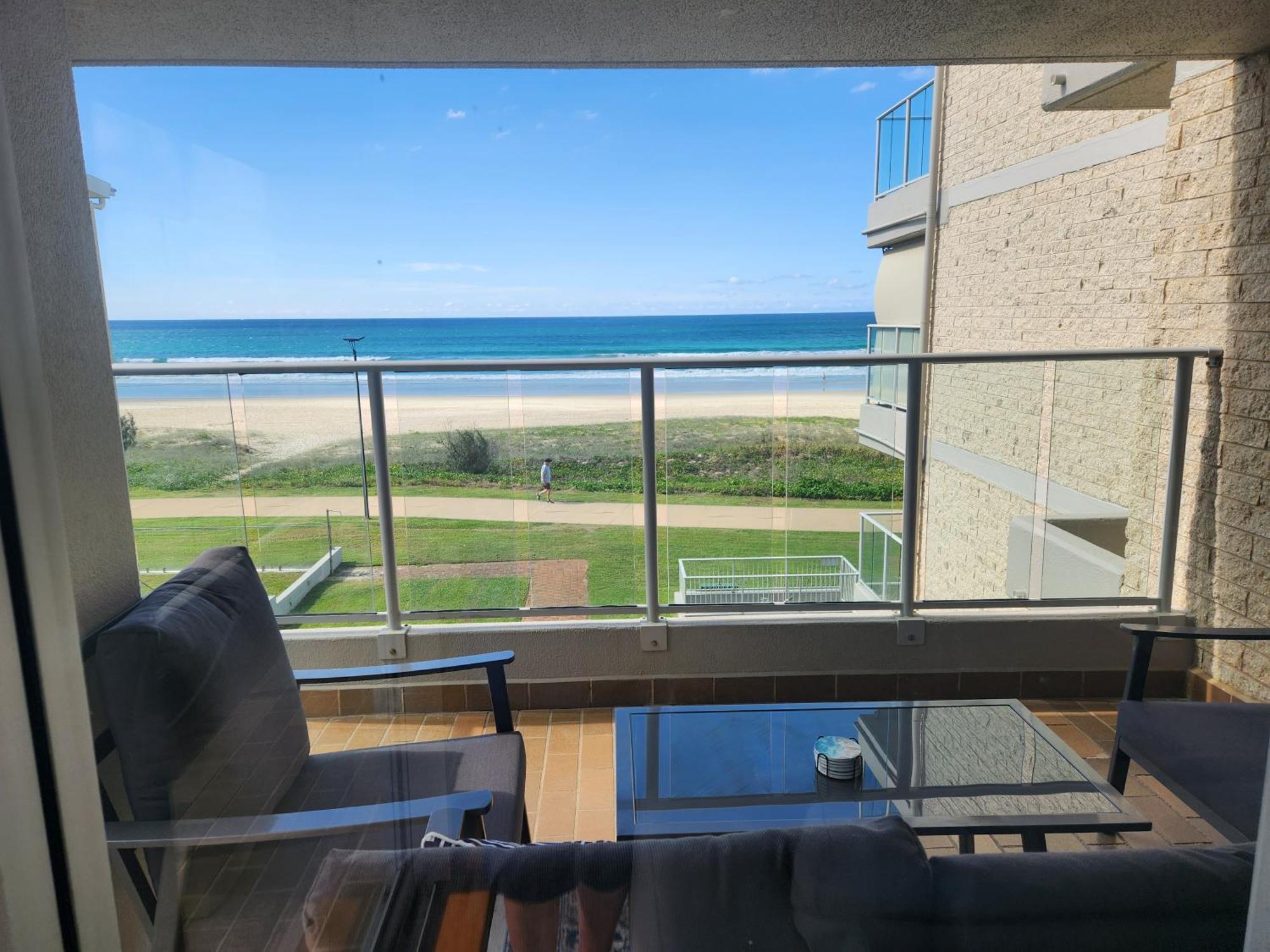 Pacific Surf Absolute Beachfront Apartments Гоулд Коуст Екстериор снимка