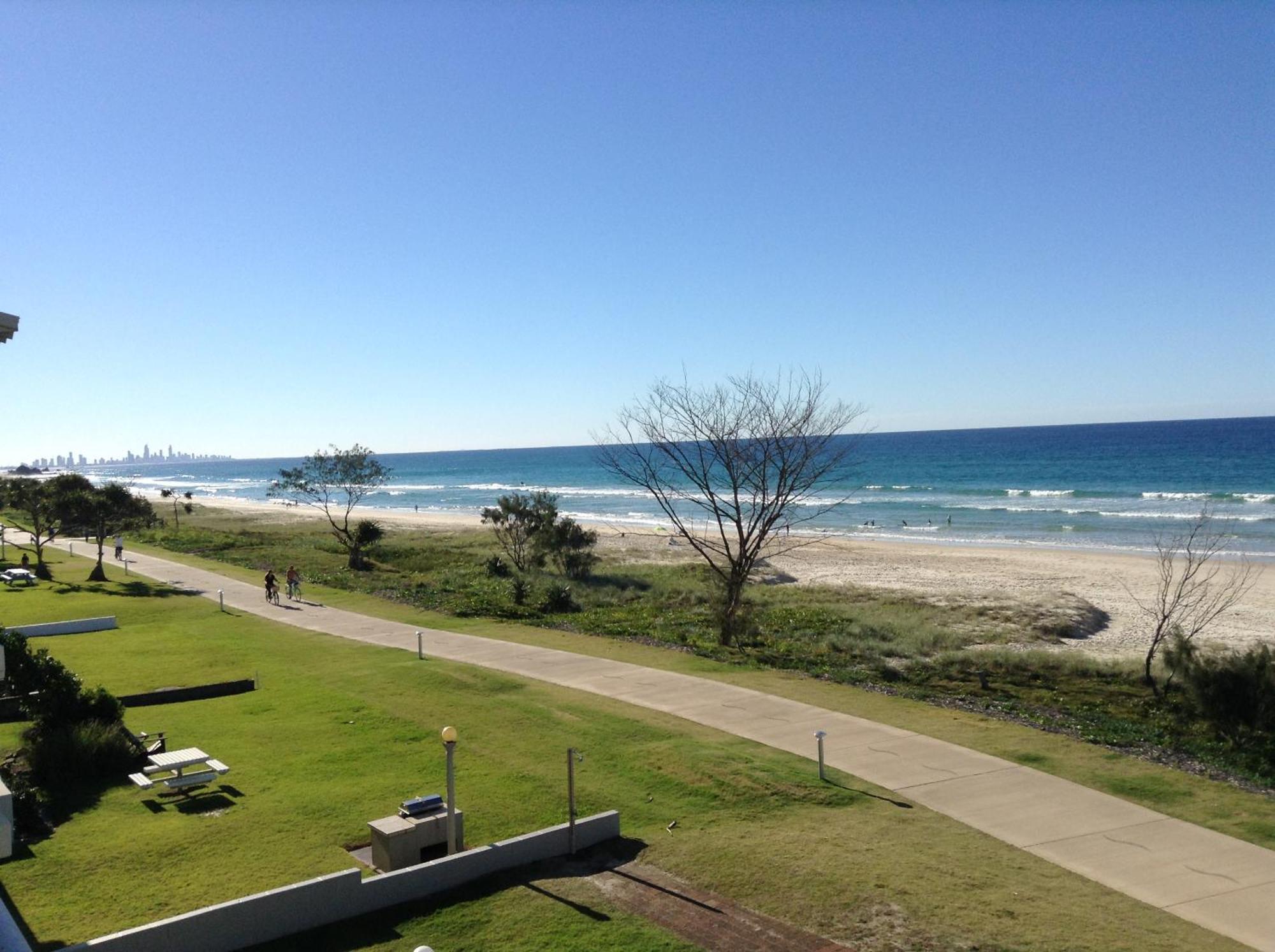 Pacific Surf Absolute Beachfront Apartments Гоулд Коуст Екстериор снимка