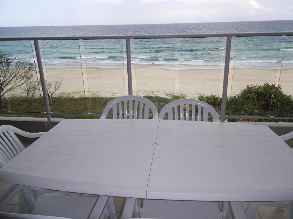Pacific Surf Absolute Beachfront Apartments Гоулд Коуст Стая снимка