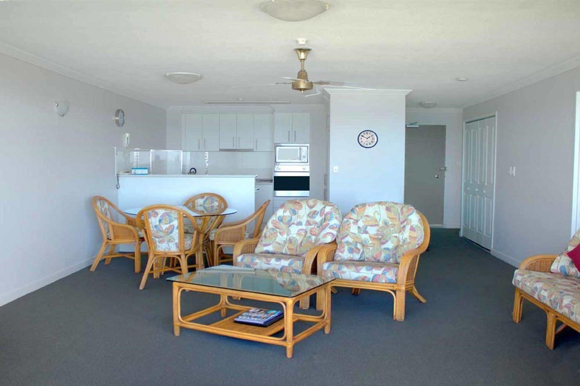 Pacific Surf Absolute Beachfront Apartments Гоулд Коуст Екстериор снимка