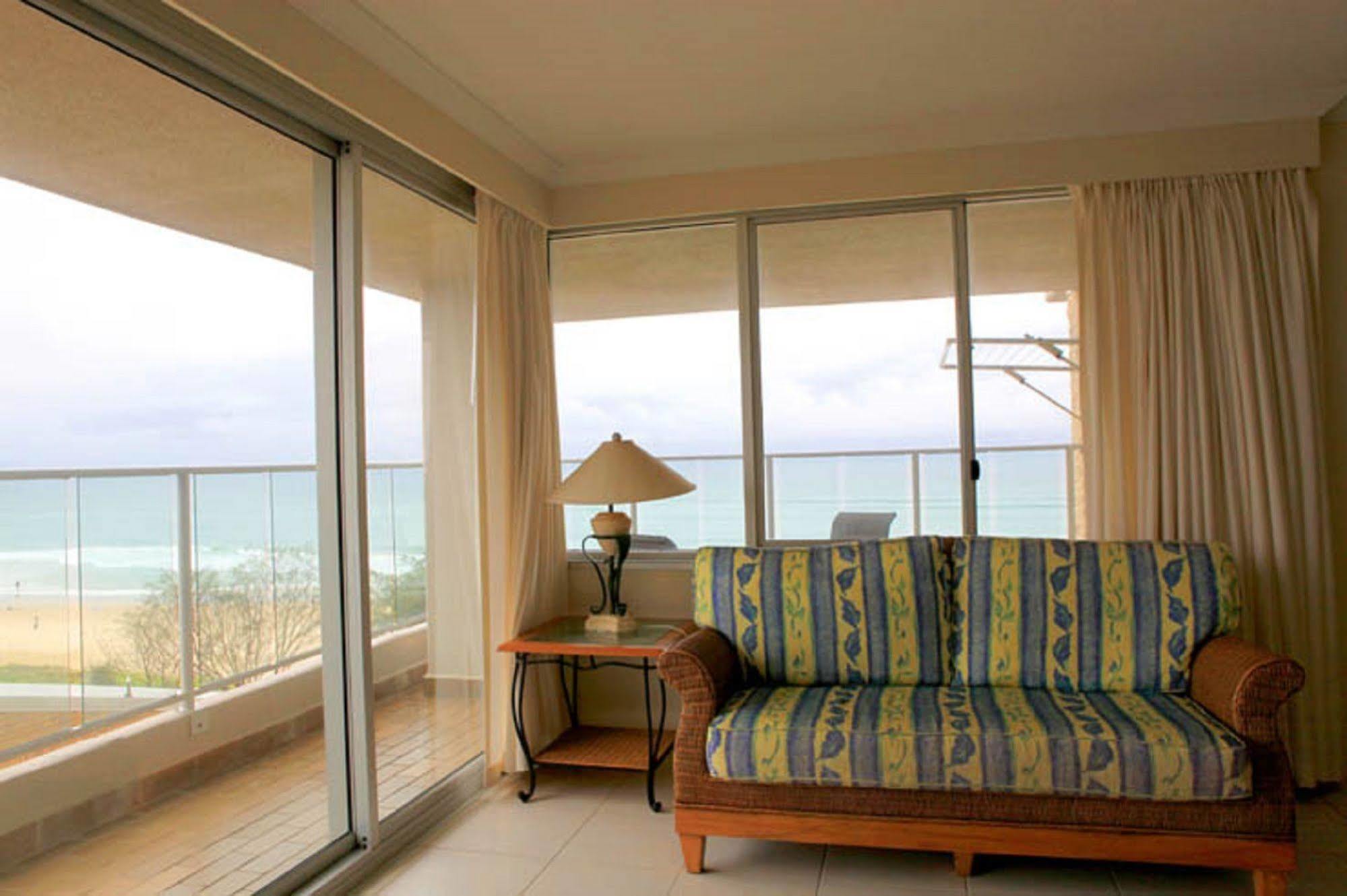 Pacific Surf Absolute Beachfront Apartments Гоулд Коуст Екстериор снимка