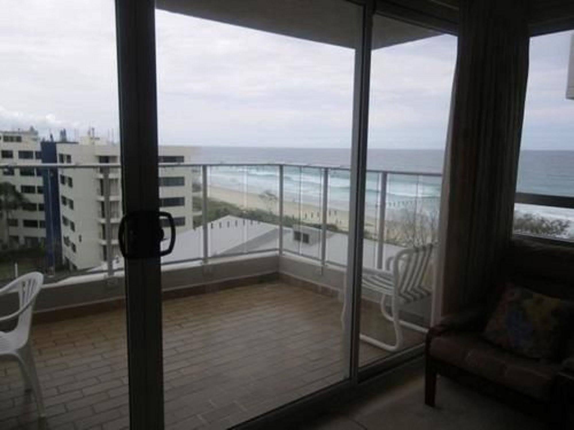 Pacific Surf Absolute Beachfront Apartments Гоулд Коуст Екстериор снимка