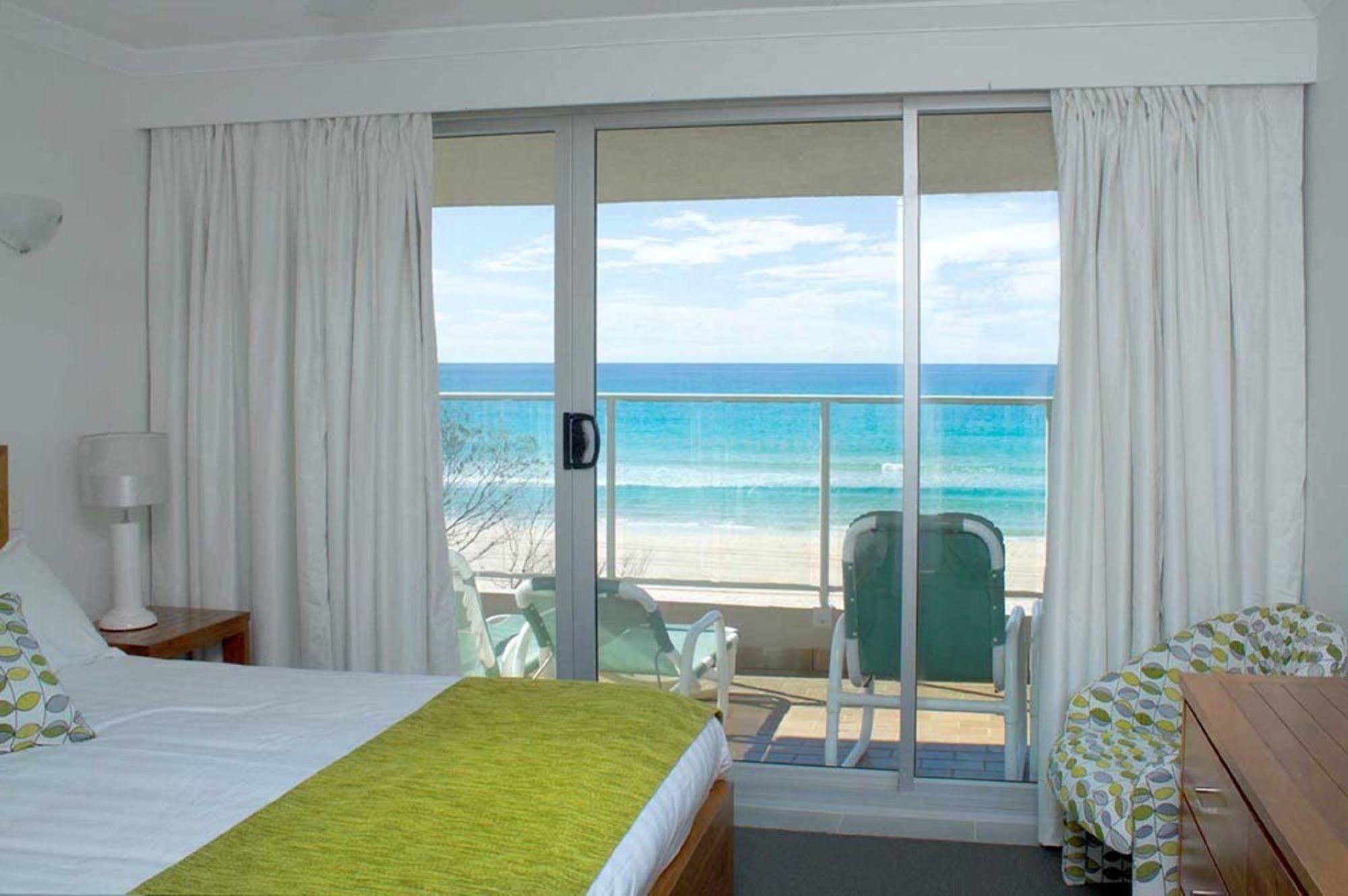 Pacific Surf Absolute Beachfront Apartments Гоулд Коуст Екстериор снимка